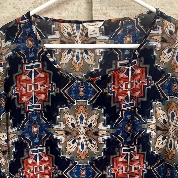 Ariat Geometric Print Women's Top - Picture 2 of 13